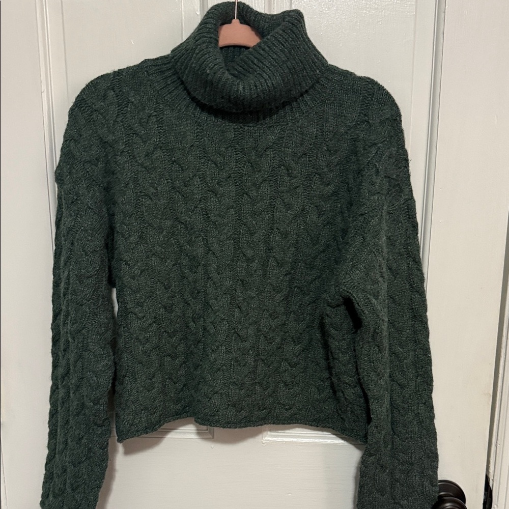 Elegant Forest Green Cable Knit Turtleneck Sweater